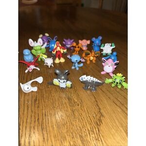 Lot of 21 Pokemon Mini Figures 1" Minatures